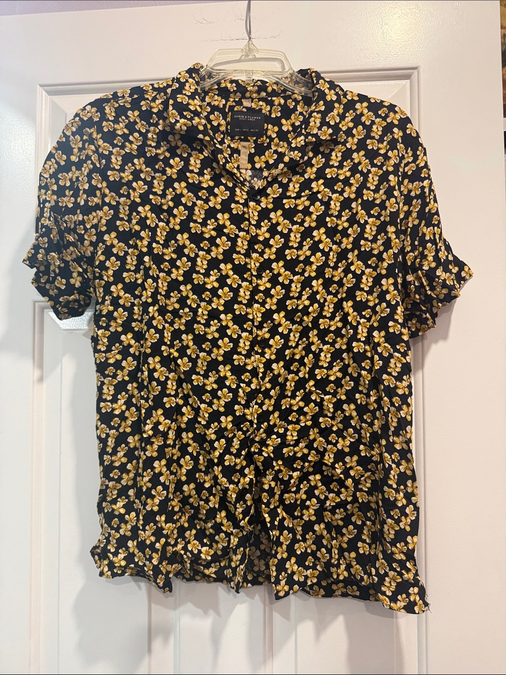 Denim and Flower - Black Floral Button-Front Short Sleeve Top
